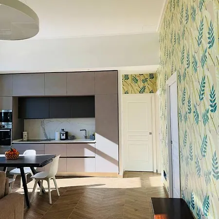 Alocasia Luxury Apartment
