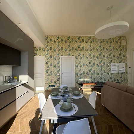 Apartment Alocasia Luxury Salerno