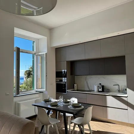Apartment Alocasia Luxury Salerno