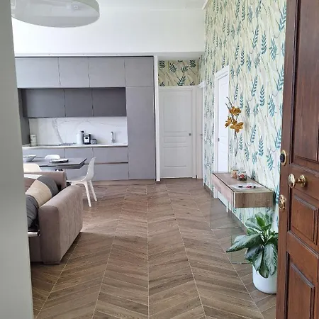 Alocasia Luxury Apartment Salerno